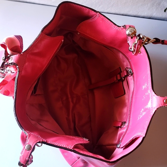 COACH, Beautiful Pink 💗 Hobo  Purse/Bag with matching checkbook wallet. - Picture 8 of 16
